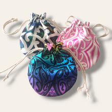 Load image into Gallery viewer, Maori fabric reusable gift bags